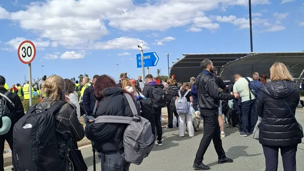 ΥΠΕΞ Κύπρου: Ετοιμάστε σακίδιο έκτακτης ανάγκης, προσεχώς ενημέρωση για τα σημεία προστασίας