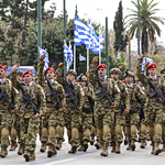 Παρέλαση 25ης Μαρτίου: Η εντυπωσιακή επίδειξη των Ενόπλων Δυνάμεων – Άρματα μάχης και πλήθος κόσμου στο Σύνταγμα
