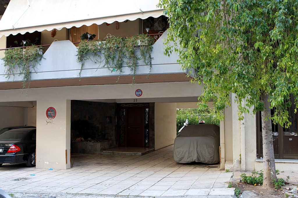 Απάτη με γκαράζ – μαϊμούδες: Όταν οι ιδιοκτήτες τα μετατρέπουν σε αποθήκες