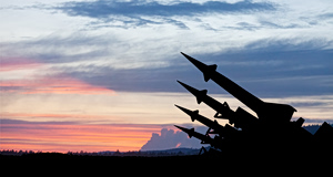 Και αν πατηθεί το κουμπί; Μέχρι πού στην Ευρώπη φτάνουν οι ιρανικοί πύραυλοι και ποιος θα τους αναχαιτίσει;