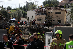 Νέα ισχυρά πλήγματα κατά του Ιράν – Η Τεχεράνη απαντά με επιθέσεις σε σημαντικές βιομηχανικές εγκαταστάσεις στον Κόλπο