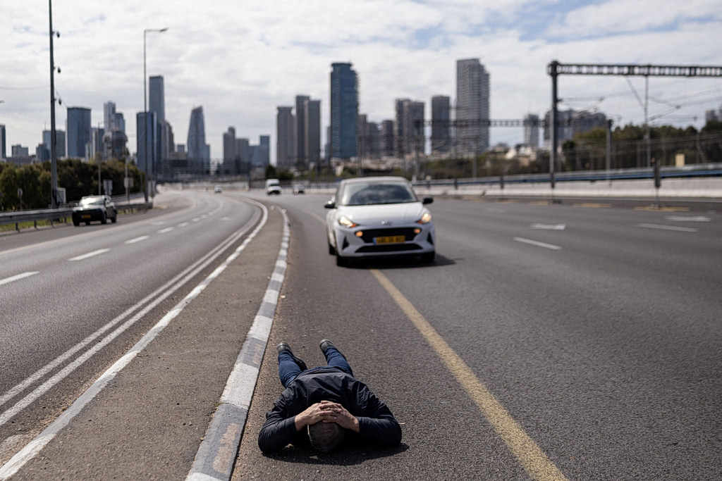 Εντείνονται οι διπλωματικές πρωτοβουλίες για τερματισμό του πολέμου στο Ιράν: Η χαραμάδα που άφησε ο Τραμπ