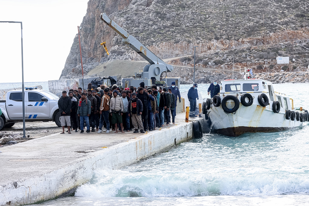Μεταναστευτικό: Αναστολή ασύλου αν αυξηθούν οι ροές