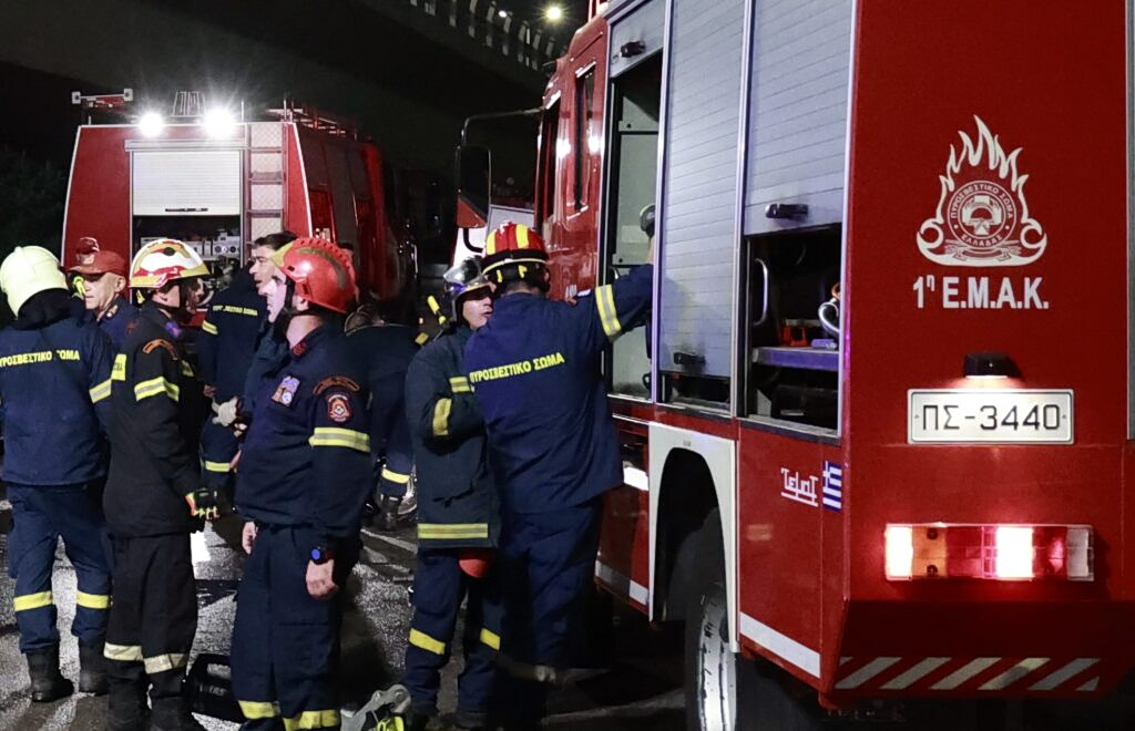 Τροχαίο στην Αιτωλοακαρνανία: Αυτοκίνητο εξετράπη της πορείας του και τυλίχθηκε στις φλόγες – Σώος ο οδηγός