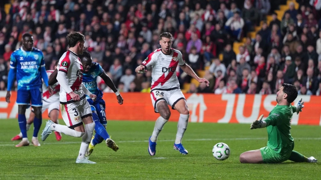 H Ράγιο Βαγεκάνο αντίπαλος της ΑΕΚ στους «8» του Conference League