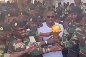 Σενεγάλη: Ο προπονητής της «έκρυψε το τρόπαιο σε στρατιωτική βάση