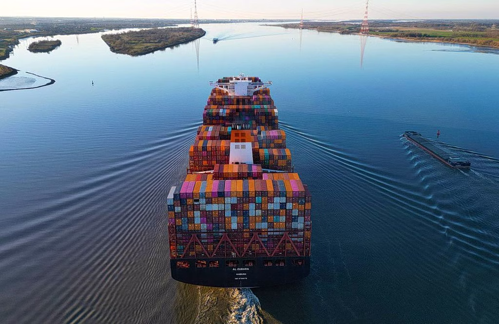 Ιράν: Τα «μη εχθρικά» πλοία μπορούν να διασχίσουν τα Στενά του Ορμούζ – Τραμπ: Η Τεχεράνη θέλει συμφωνία