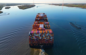 Στενά του Ορμούζ: Πάνω από 3.000 πλοία εγκλωβισμένα – Παραλύουν οι παγκόσμιες εφοδιαστικές αλυσίδες