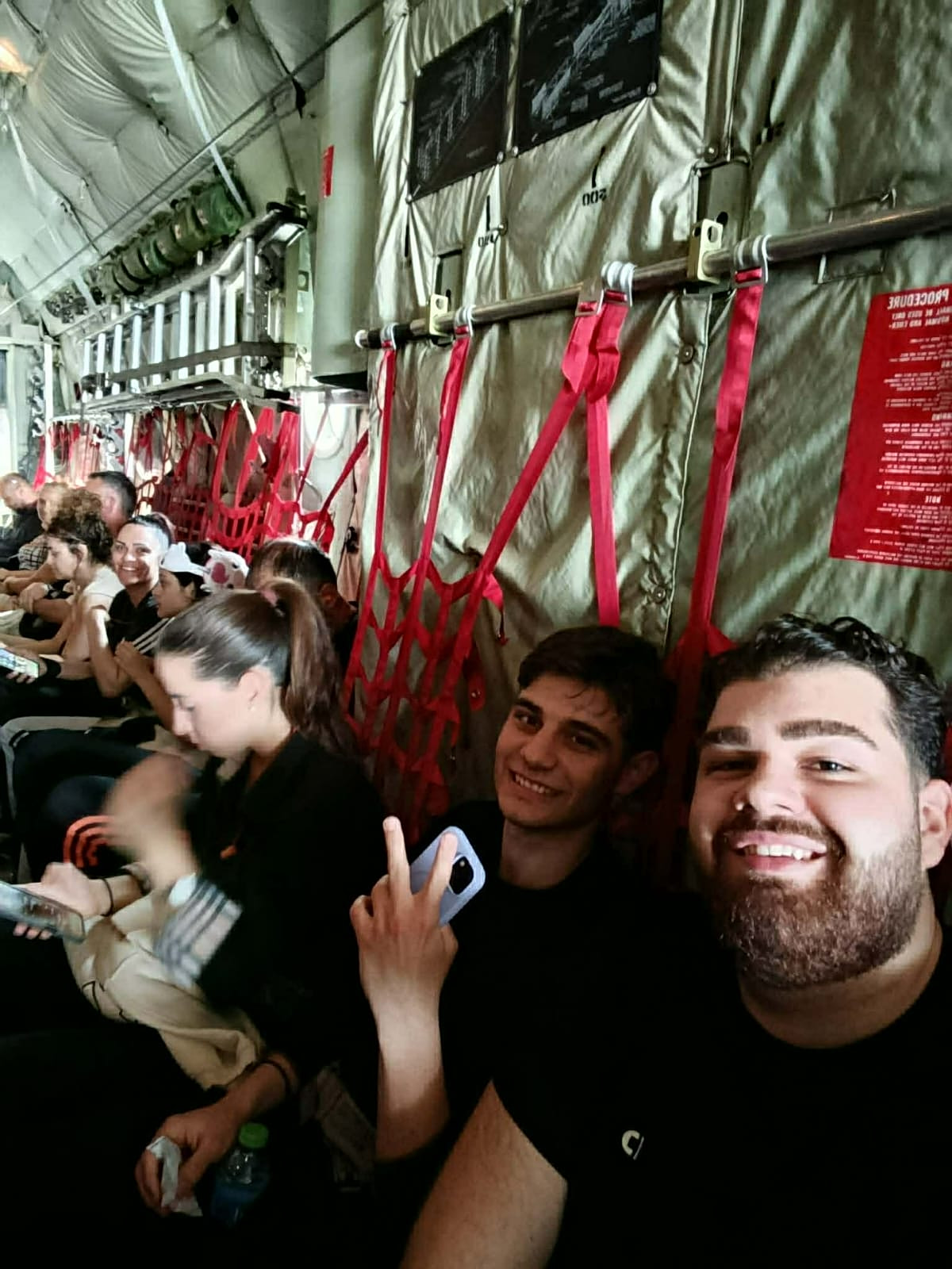 &Sigma;&tau;&omicron;&nu; &delta;&rho;ό&mu;&omicron; &tau;&eta;&sigmaf; &epsilon;&pi;&iota;&sigma;&tau;&rho;&omicron;&phi;ή&sigmaf; &alpha;&pi;ό &tau;&omicron; Ά&mu;&pi;&omicron;&upsilon; &Nu;&tau;ά&mu;&pi;&iota; &omicron;&iota; &sigma;&upsilon;&nu;&omicron;&delta;&omicron;ί &tau;&eta;&sigmaf; &alpha;&pi;&omicron;&sigma;&tau;&omicron;&lambda;ή&sigmaf; &Kappa;18 &tau;&omicron;&upsilon; Ά&rho;&eta;