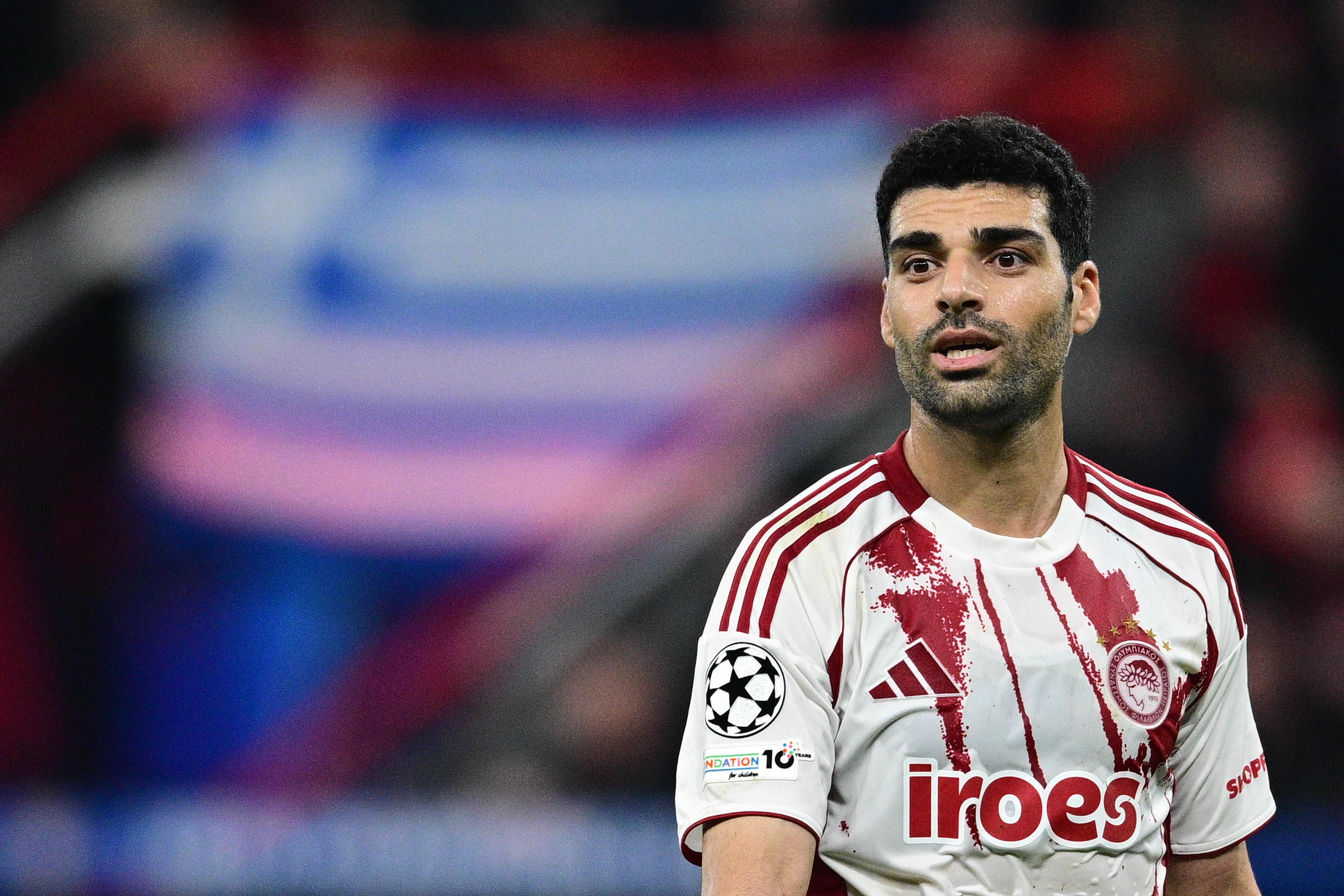 &Tau;&alpha;&rho;έ&mu;&iota;: &laquo;&Kappa;&alpha;&nu;έ&nu;&alpha; &pi;&alpha;&iota;&delta;ί &delta;&epsilon;&nu; &pi;&rho;έ&pi;&epsilon;&iota; &nu;&alpha; &epsilon;ί&nu;&alpha;&iota; &theta;ύ&mu;&alpha; &tau;&omicron;&upsilon; &pi;&omicron;&lambda;έ&mu;&omicron;&upsilon;&raquo;