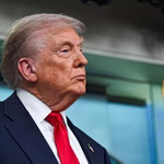 Τραμπ: Αναστέλλω για δέκα μέρες τις επιθέσεις σε ενεργειακές εγκαταστάσεις του Ιράν – «Οι συνομιλίες πάνε πολύ καλά»