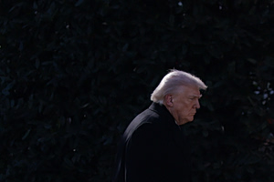 Ο  Τραμπ στην τελετή επαναπατρισμού έξι νεκρών μελών της Πολεμικής Αεροπορίας