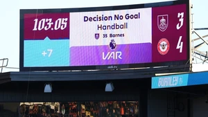 Premier League: Οι φίλαθλοι γύρισαν την πλάτη στο VAR!