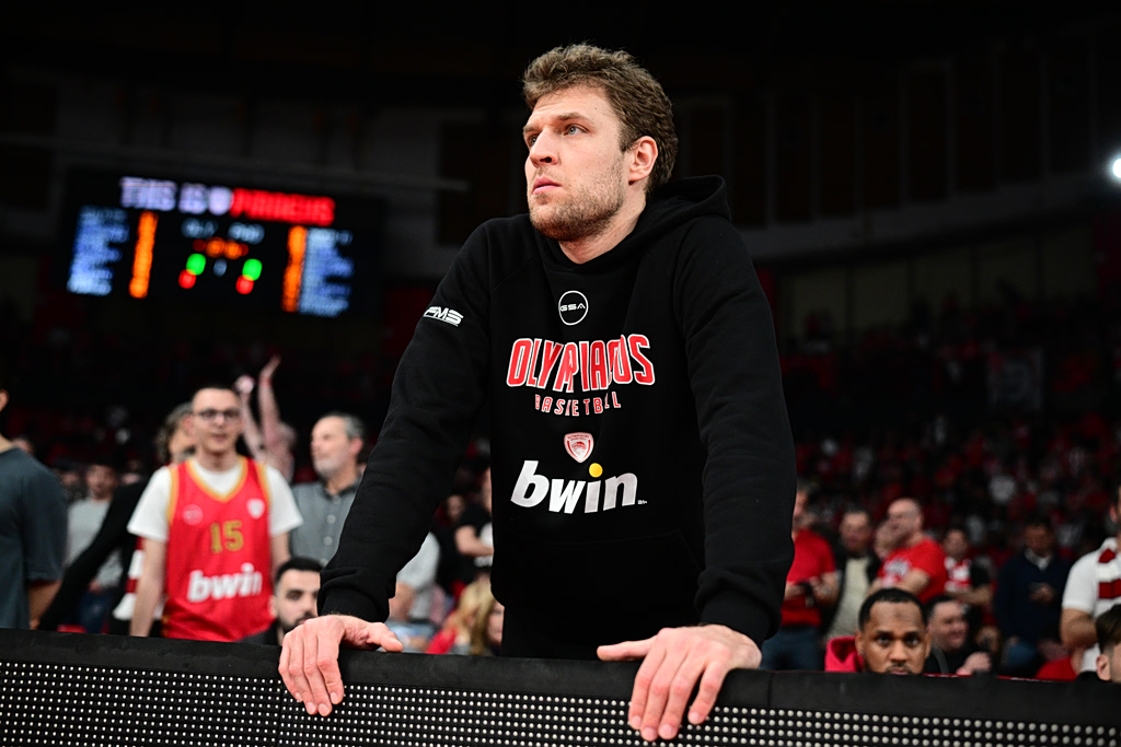 Χωρίς τον Βεζένκοφ ο Ολυμπιακός στη μάχη με τη Μονακό