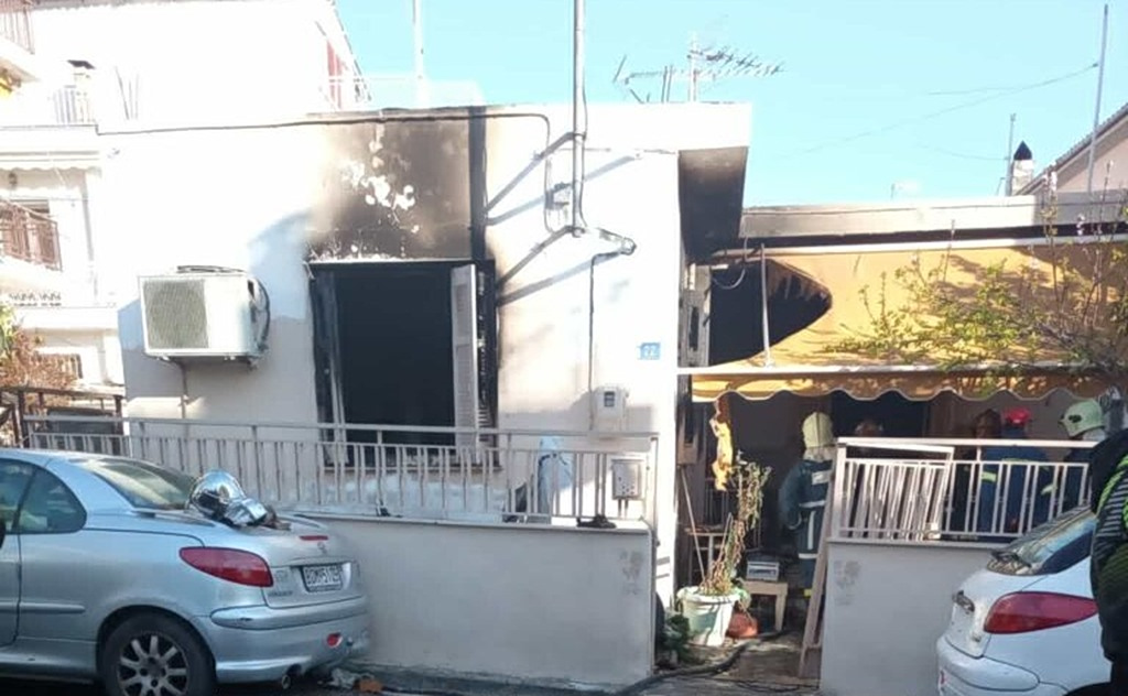 Τραγωδία με δύο νεκρές και έναν τραυματία στο Βόλο – «Είδα την γυναίκα να καίγεται στην αυλή»