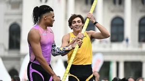 Παγκόσμιο ρεκόρ για τον Ντουμπλάντις που… πέταξε στα 6,31μ. στην Ουψάλα