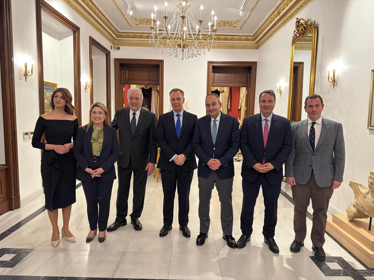 &Sigma;&tau;&omicron; &Omicron;&iota;&kappa;&omicron;&upsilon;&mu;&epsilon;&nu;&iota;&kappa;ό &Pi;&alpha;&tau;&rho;&iota;&alpha;&rho;&chi;&epsilon;ί&omicron; &omicron; &Theta;&alpha;&nu;ά&sigma;&eta;&sigmaf; &Pi;&alpha;&pi;&alpha;&theta;&alpha;&nu;ά&sigma;&eta;&sigmaf; &ndash; &Eta; &alpha;&tau;&zeta;έ&nu;&tau;&alpha; &gamma;&iota;&alpha; &tau;&alpha; &alpha;&nu;&theta;&rho;ώ&pi;&iota;&nu;&alpha; &delta;&iota;&kappa;&alpha;&iota;ώ&mu;&alpha;&tau;&alpha; &sigma;&tau;&eta;&nu; IPU