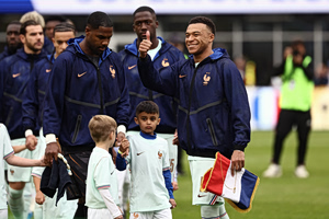 Το νέο περιστατικό με Εμπαπέ: Απαίτησε το περιβραχιόνιο για δέκα λεπτά συμμετοχής