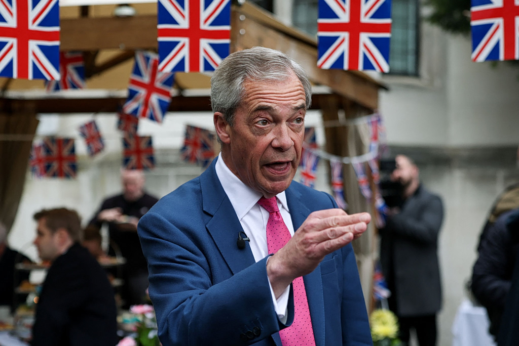 Κατηγορίες κατά του Νάιτζελ Φάρατζ ότι έλαβε μυστική χρηματοδότηση εκατομμυρίων λιρών