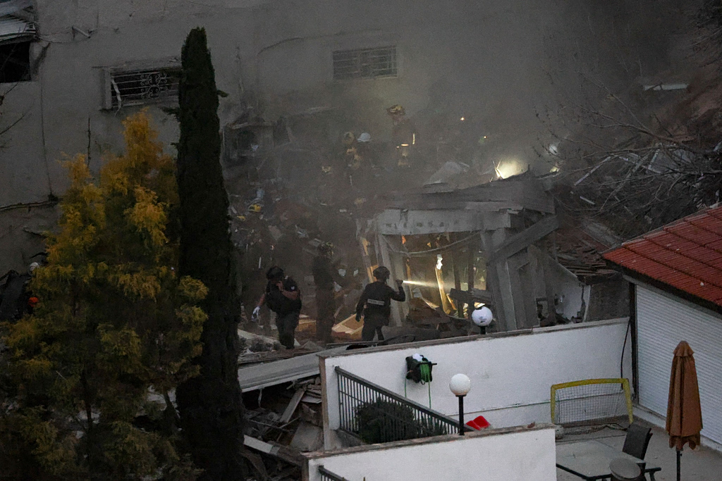 Ο Τραμπ απειλεί με κόλαση το Ιράν ξημερώματα Τετάρτης – Τραυματίες και αγνοούμενοι στη Χάιφα