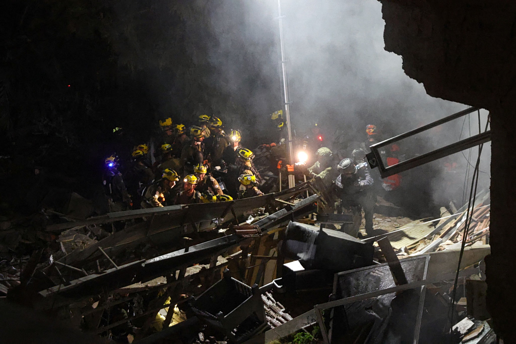 Ισραήλ: Τρεις αγνοούμενοι από το πυραυλικό πλήγμα σε πολυκατοικία στη Χάιφα