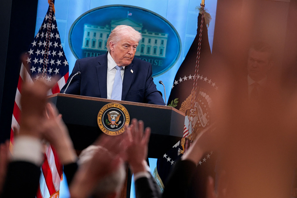 Ντόναλντ Τραμπ: «Μπορώ να τους καταστρέψω σε μία νύχτα»