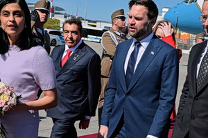 Πάολο Ζαμπόλι: Ο άνθρωπος που σύστησε τη Μελάνια στον Τραμπ, τώρα πουλάει Boeing δισεκατομμυρίων