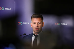 Guardian: Πέτερ Μάγιαρ, ο «επαναστάτης» που στράφηκε ενάντια στο πρότυπό του και οι αμφιβολίες που τον συνοδεύουν