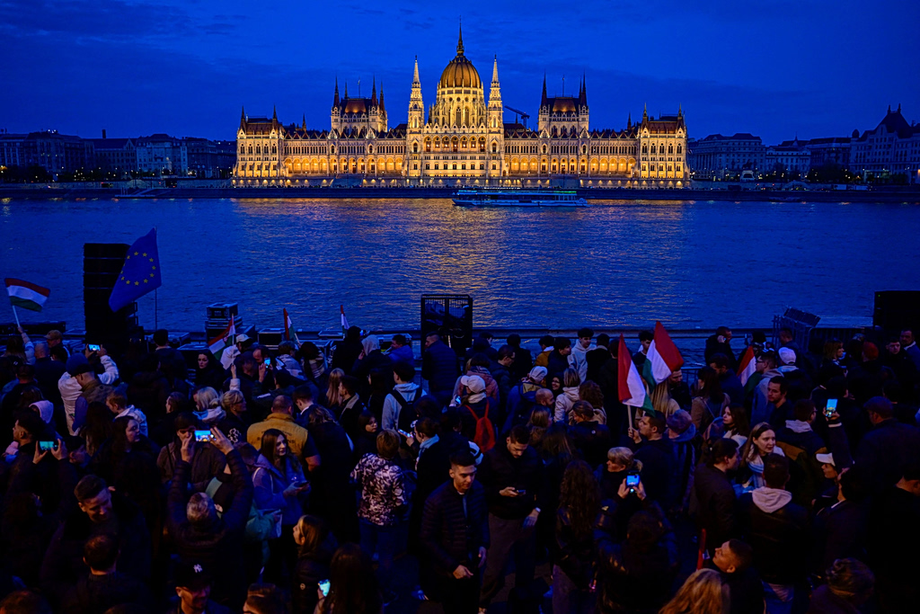 Εκλογές στην Ουγγαρία: Βαριά ήττα του Όρμπαν δείχνουν τα πρώτα αποτελέσματα – «Είμαστε αισιόδοξοι», λέει ο Μαγιάρ