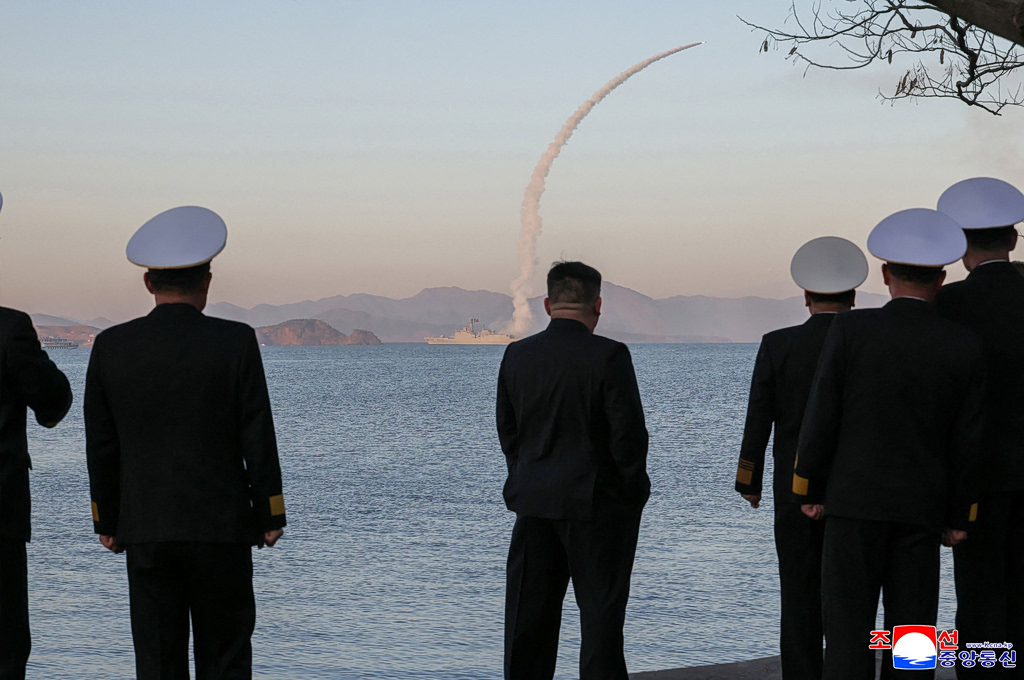 Σε νέα εκτόξευση βαλλιστικού πυραύλου προχώρησε η Βόρεια Κορέα