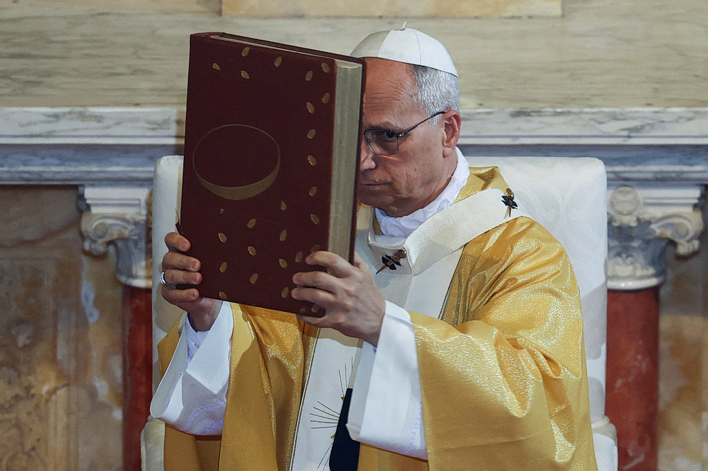 Ο Τραμπ επιμένει στην κριτική του στον Πάπα: «Θα του πει κάποιος ότι το Ιράν έχει σκοτώσει τουλάχιστον 42.000 αθώους»