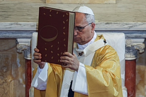 Ο Τραμπ επιμένει στην κριτική του στον Πάπα: «Θα του πει κάποιος ότι το Ιράν έχει σκοτώσει τουλάχιστον 42.000 αθώους»