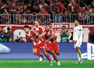 Μπάγερν: «Τρέλα» στην οικία Ντίας, ακόμα πανηγυρίζει ο πατέρας του (vid)