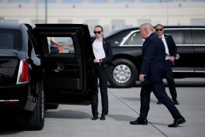 Το νέο τοπίο στη Μέση Ανατολή και ο διπλωματικός πυρετός για ειρήνη:  Θα αγοράσει ο Τραμπ το ουράνιο;