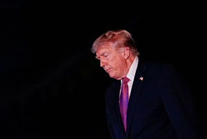 Ντόναλντ Τραμπ: Παιχνίδια μπλόφας και στρατηγικής