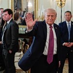 «Οι καλοί και οι κακοί» στο ΝΑΤΟ: Το… ποινικολόγιο Τραμπ προκαλεί σεισμό στη Συμμαχία