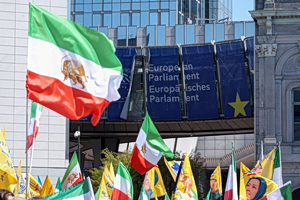 Στο «κόκκινο» οι σχέσεις Ηνωμένες Πολιτείες – Ιράν: Εκεχειρία με το… σταγονόμετρο