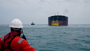 Το Ιράν αναβάλει τις συνομιλίες για το πυρηνικό πρόγραμμα μέχρι να επιλυθεί η κρίση στα Στενά του Ορμούζ