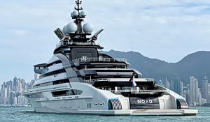 Σούπερ γιοτ 500 εκατ. δολαρίων διέσχισε τα Στενά του Ορμούζ: Ποια είναι η σχέση του με ρώσο