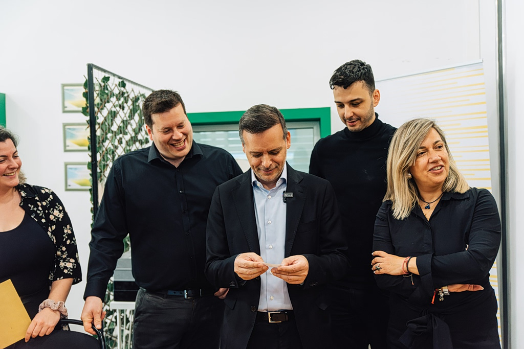 Δήμος Αθηναίων: Δωρεάν ρεύμα για 22 χρόνια σε τρεις μονογονεϊκές οικογένειες