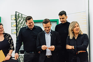 Δήμος Αθηναίων: Δωρεάν ρεύμα για 22 χρόνια σε τρεις μονογονεϊκές οικογένειες