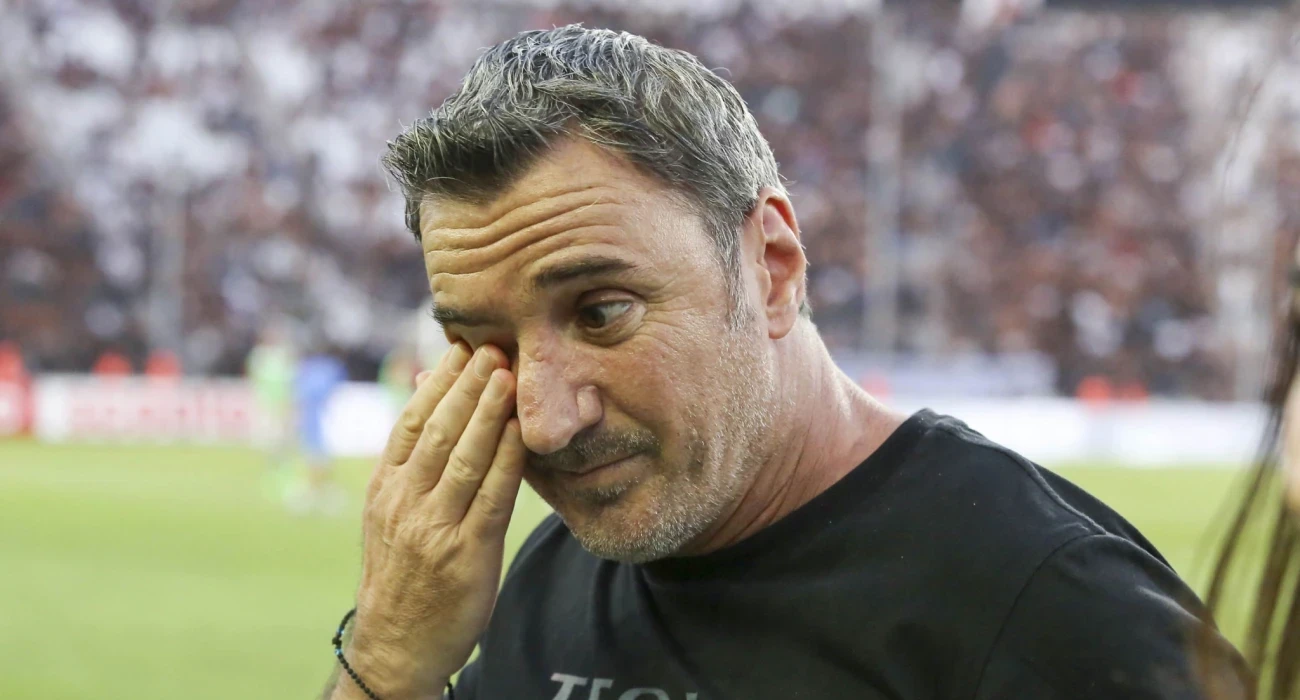 &Sigma;&tau;έ&phi;&alpha;&nu;&omicron;&sigmaf; &Mu;&pi;&omicron;&rho;&mu;&pi;ό&kappa;&eta;&sigmaf;: &Epsilon;&nu;&omega;&sigma;&epsilon; &tau;&eta; &Theta;&epsilon;&sigma;&sigma;&alpha;&lambda;&omicron;&nu;ί&kappa;&eta;