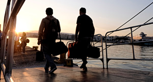 Πρωτομαγιά: Ακτοπλοϊκά και ανατιμήσεις «φρενάρουν» τις εξορμήσεις στα νησιά και το εξωτερικό