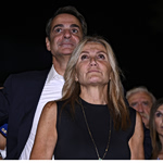 Παραμένει στο νοσοκομείο η Μαρέβα Μητσοτάκη – Στον «Ευαγγελισμό» για 4 ώρες ο πρωθυπουργός