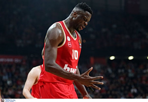 Επιστροφή Φαλ στη δωδεκάδα του Ολυμπιακού για τη μάχη με τη Βιλερμπάν