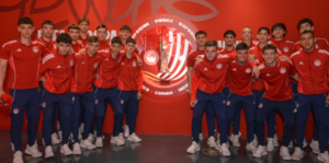 Οι μικροί «ερυθρόλευκοι» επισκέφθηκαν το νέο μουσείο του Ολυμπιακού στο Καραϊσκάκη