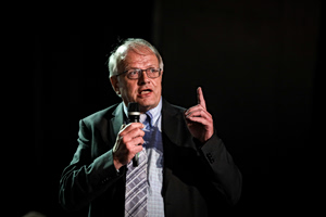 Άκης Τσελέντης για σεισμό στην Κρήτη: Να αποφεύγεται η θάλασσα υπό το φόβο κύματος