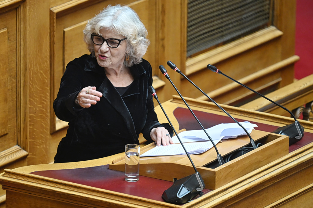 Θρήνος για τη Θεανώ Φωτίου: Πέθανε ο γιος της