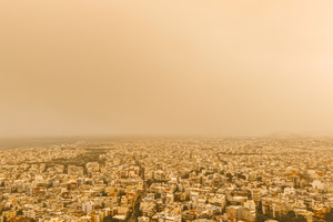 Ηράκλειο: Ακυρώσεις και ανακατευθύνσεις πτήσεων λόγω αφρικανικής σκόνης