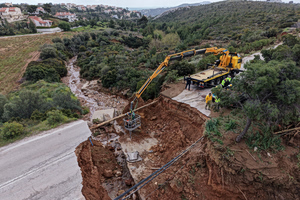 Σαρωτικό το πέρασμα της κακοκαιρίας Erminio σε όλη τη χώρα: Ένας νεκρός, πλημμύρες και τεράστιες καταστοφές (pics & vid)